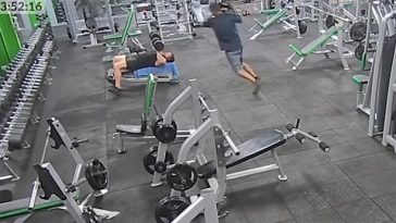 0 ht on head of another gym goer doing weights 0 21 screenshot