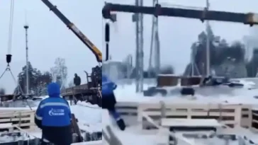 construction worker killed following crane boom collapse in russia video.jpg