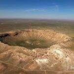 Arizonas Jaw Dropping Mile Long Meteor Crater thumb1