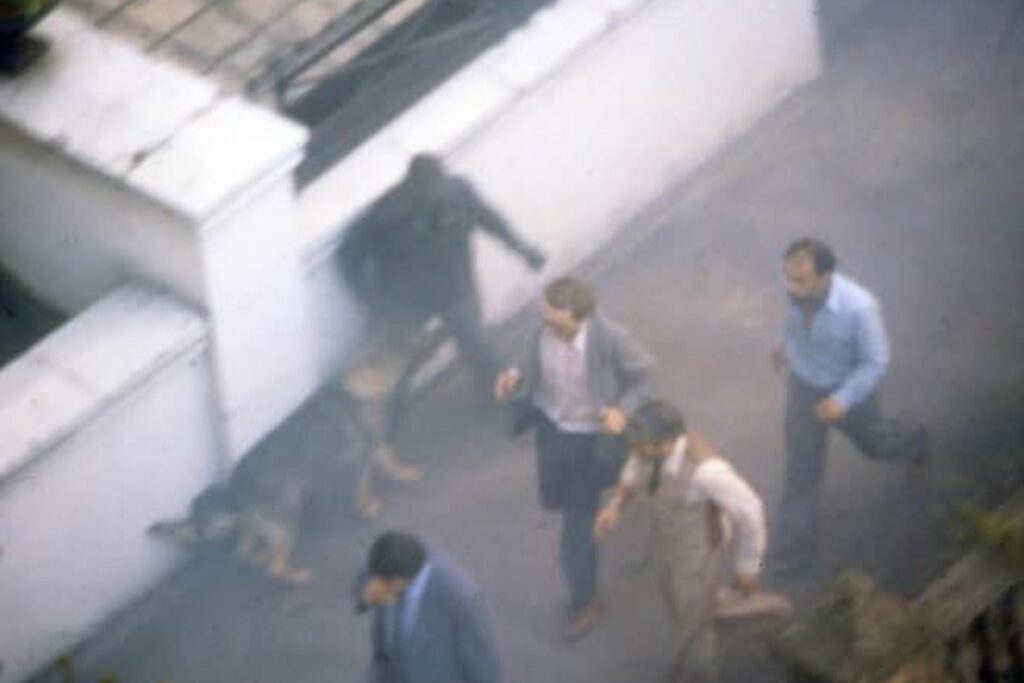Obléhání íránské ambasády (1980) 🇬🇧🇮🇷 12 1000085480